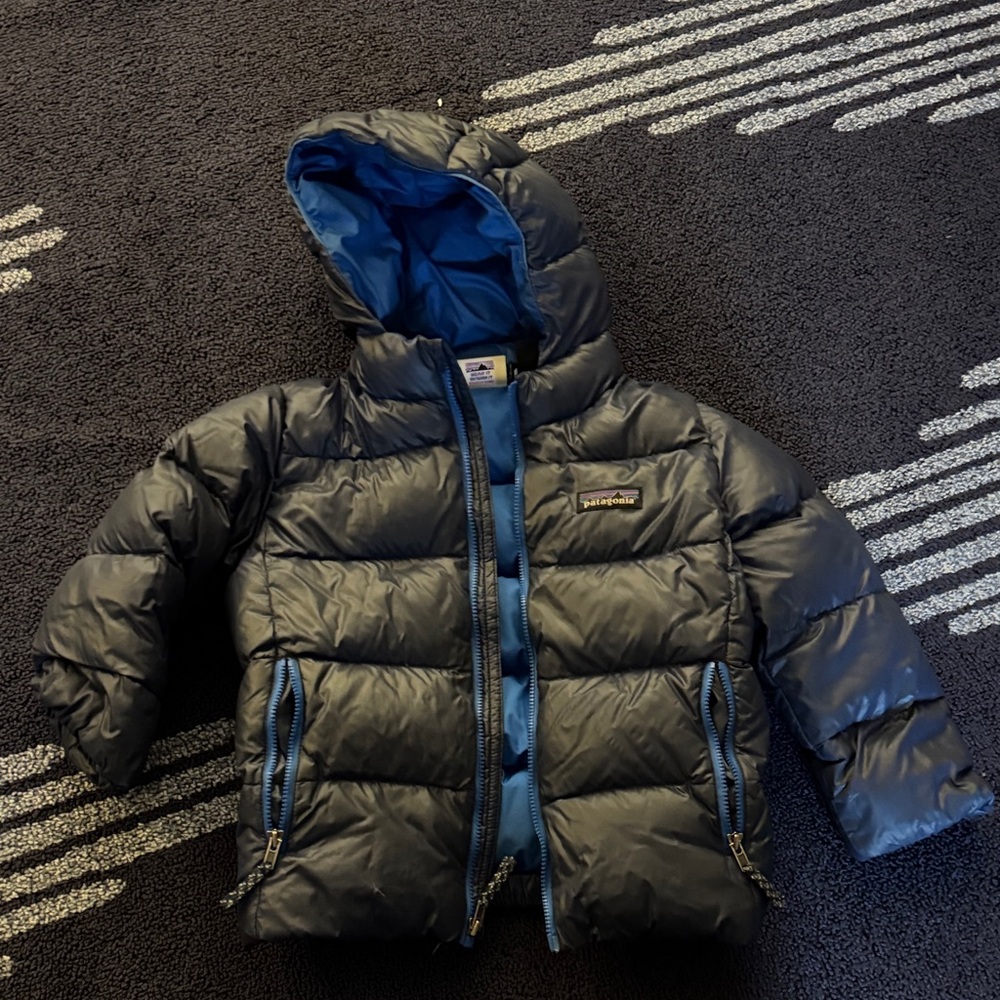 Patagonia Navy Blue High-Loft Down 4T